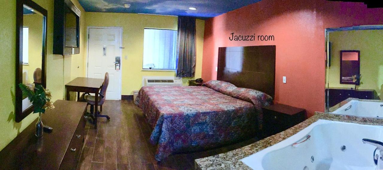 Luxury Inn Ченелвью Екстер'єр фото