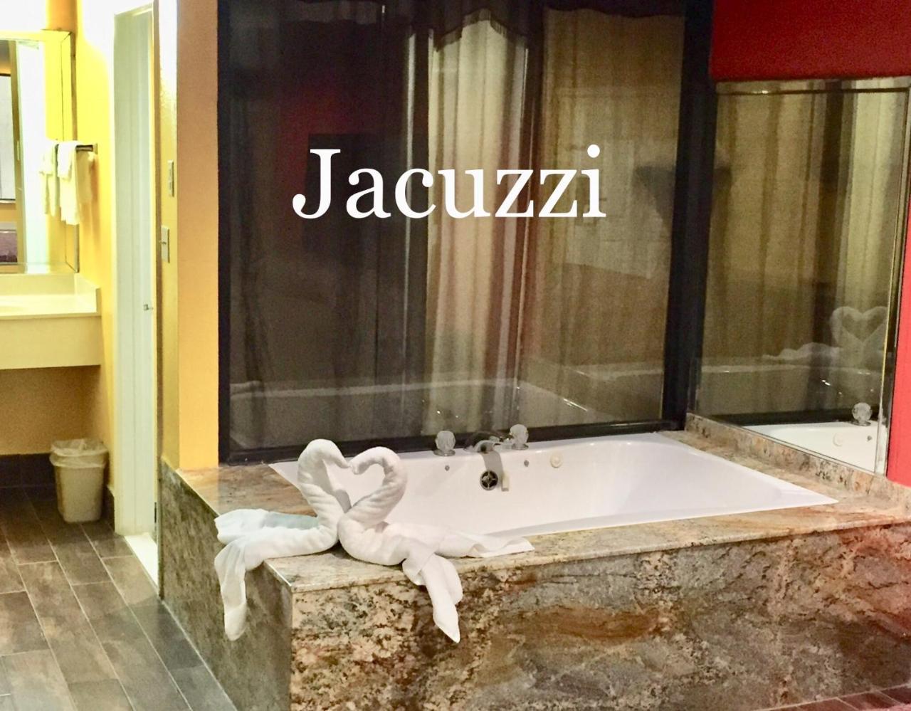 Luxury Inn Ченелвью Екстер'єр фото